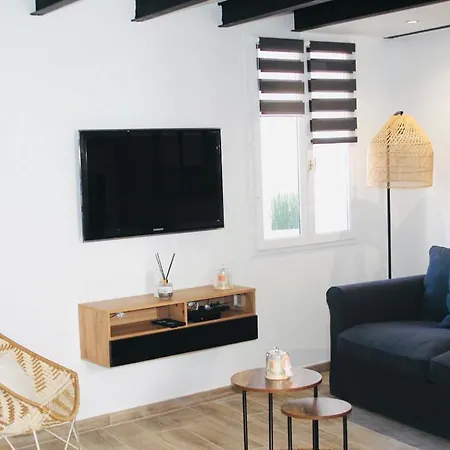 Duplex Atypique Renove En Plein Centre Du Village Apartamento *